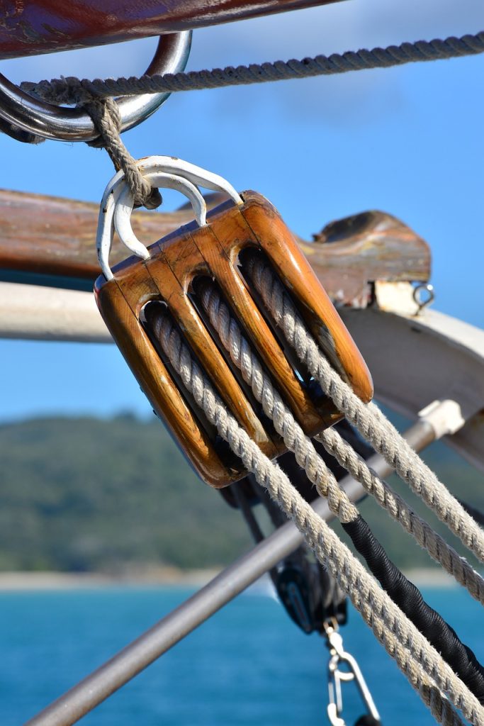 Cuánto cuesta tener un barco en España. Gastos habituales de los armadores de náutica de recreo.