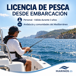 Pescador desde embarcación en el Mediterráneo, imagen de la licencia de pesca personal tramitada por Marinos.es.