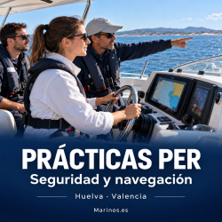 Alumna al timón con instructor durante las prácticas PER de seguridad y navegación en Huelva y Valencia.