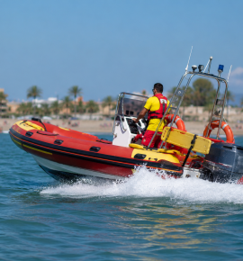 Titulaciones náuticas para socorrismo y salvamento en playas