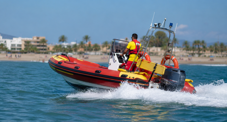 Titulaciones náuticas para socorrismo y salvamento en playas
